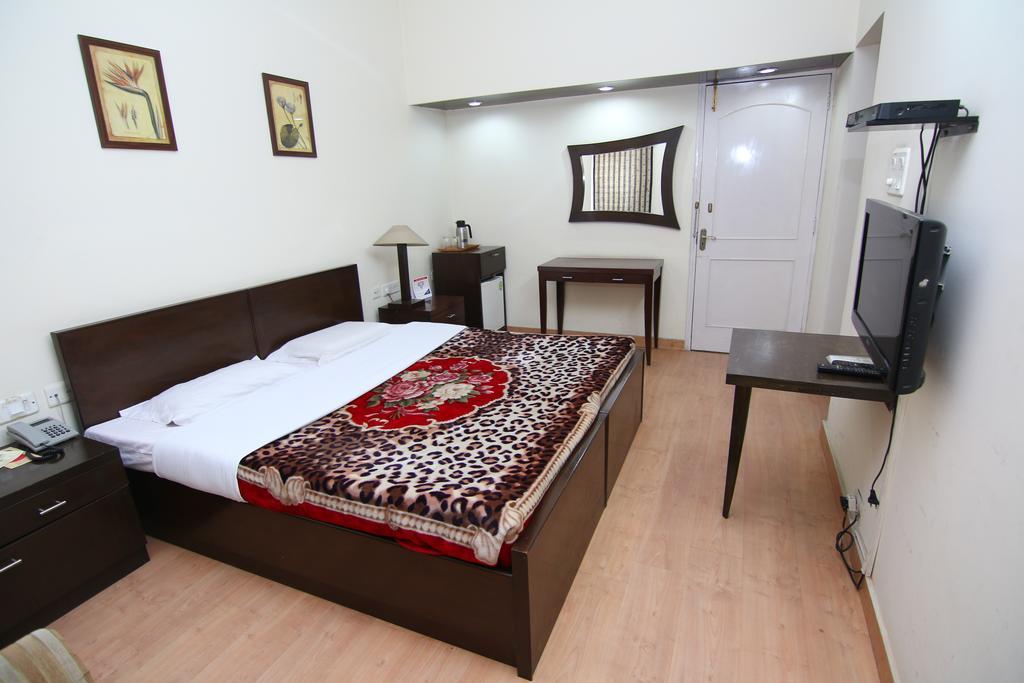 New Delhi Ymca Tourist Hostel Exterior photo